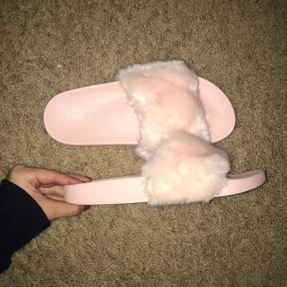 steve madden pink fur slides